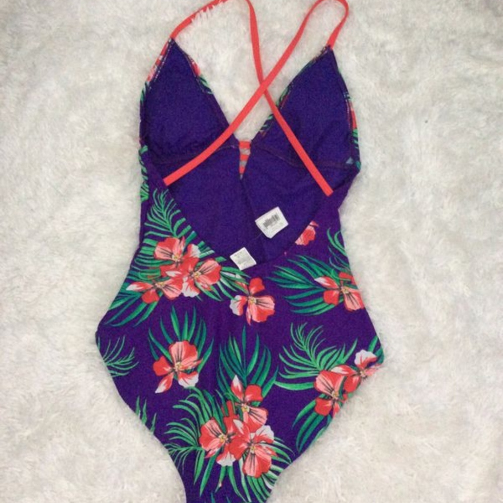bathing suit - Picture 3 of 3